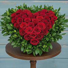 Цветочная композиция из Розы в виде сердца в Золотарёвке