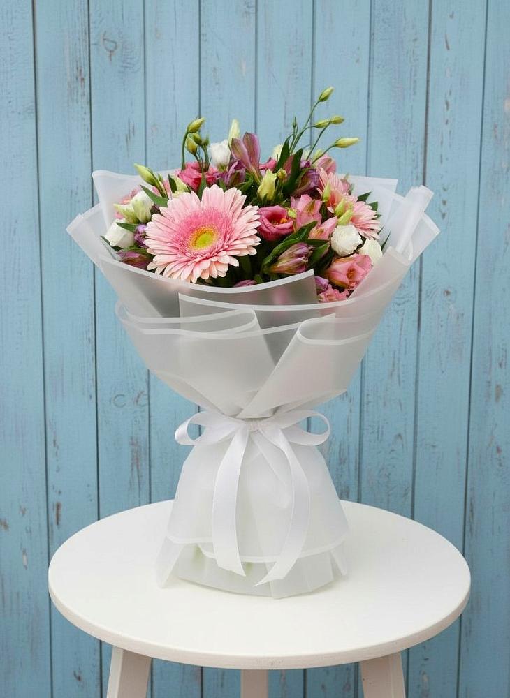 Букет цветов из: Герберы, Альстромерии и Лизиантусы в Золотарёвке