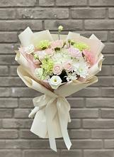 Букет цветов из:  Гвоздики, Розы, Лизиантусы и Хризантемы в Золотарёвке