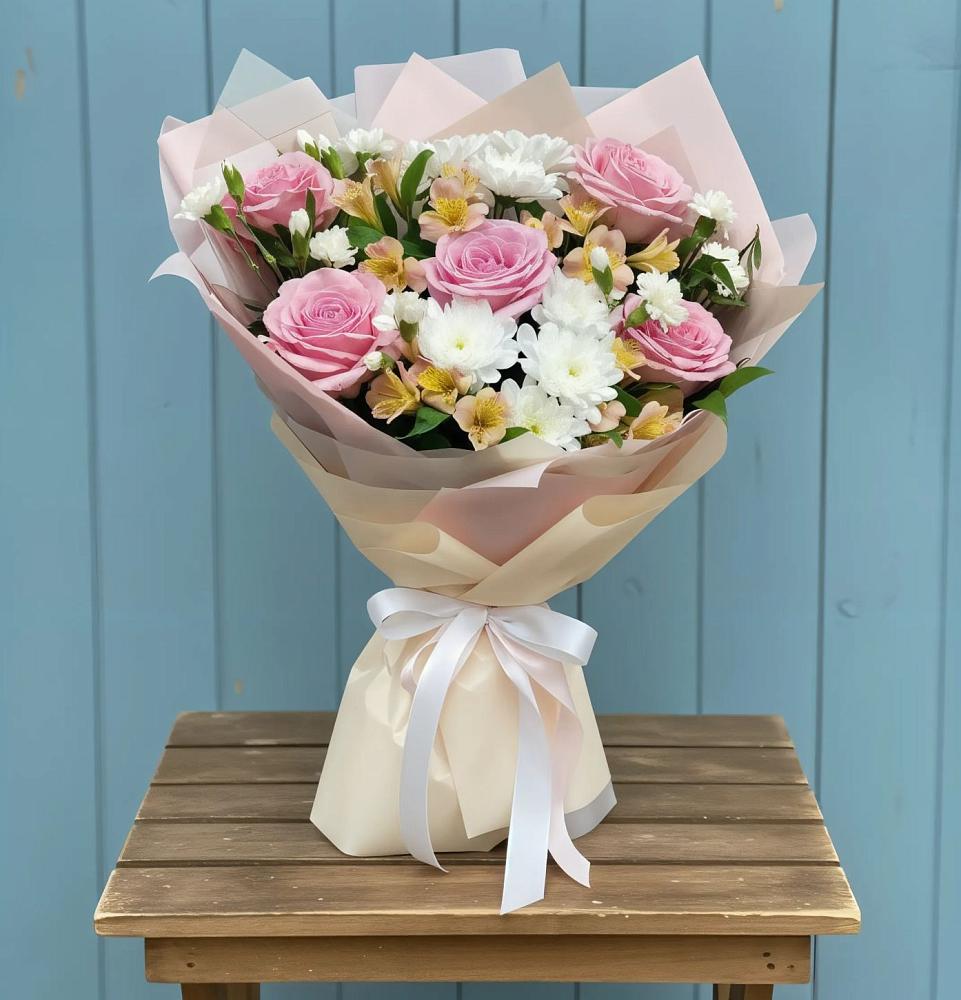 Букет цветов из: Гвоздики, Орхидеи и Розы в Золотарёвке