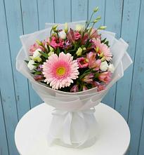 Букет цветов из:  Герберы, Альстромерии и Лизиантусы в Золотарёвке