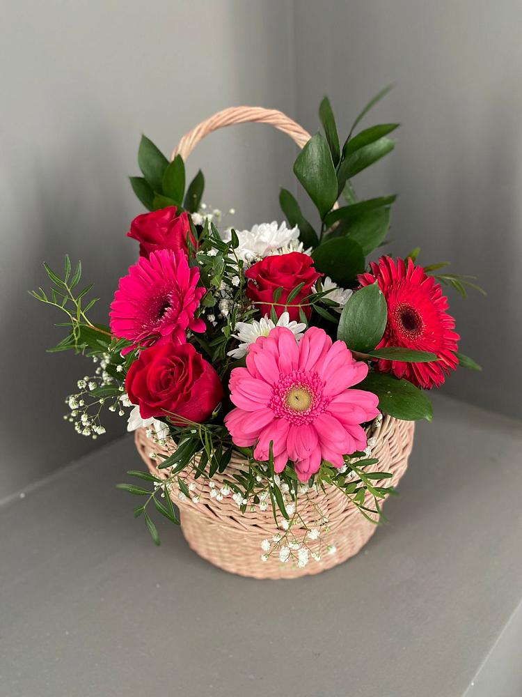 Цветочная композиция из Розы, Хризантемы и Герберы в корзине в Золотарёвке