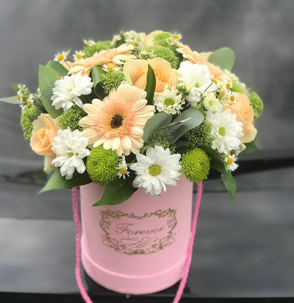 Цветочная композиция из Розы, Герберы и Хризантемы в шляпной коробке в Золотарёвке