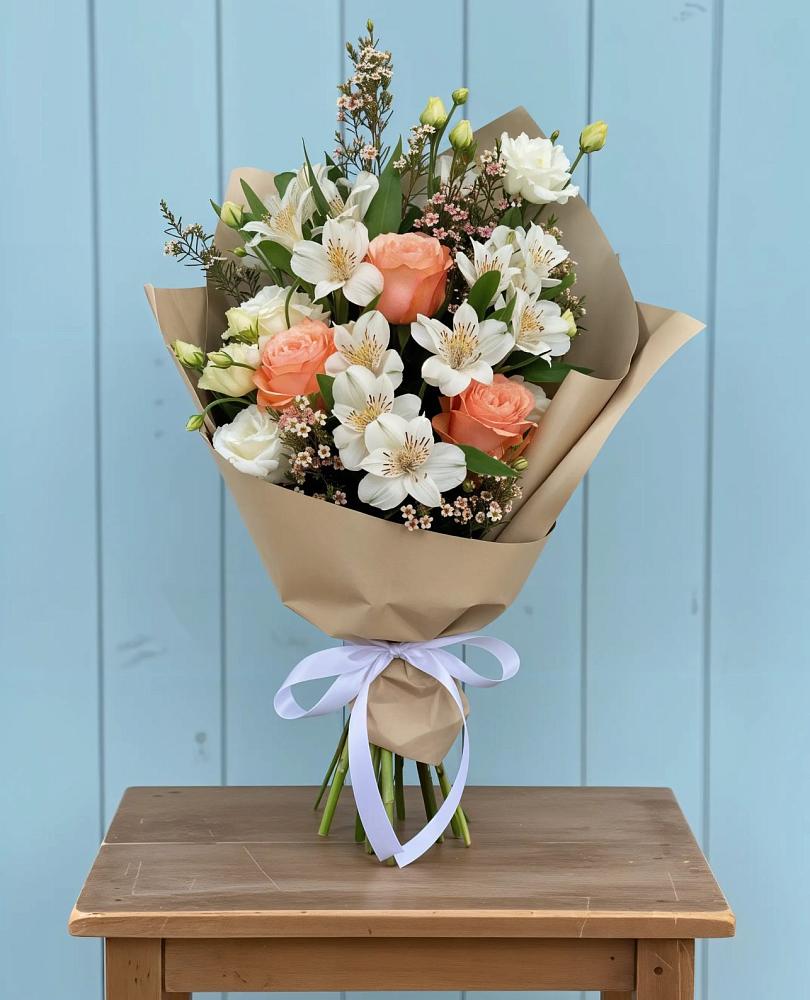 Букет цветов из: Альстромерии, Лизиантусы, Розы и Хризантемы в Золотарёвке